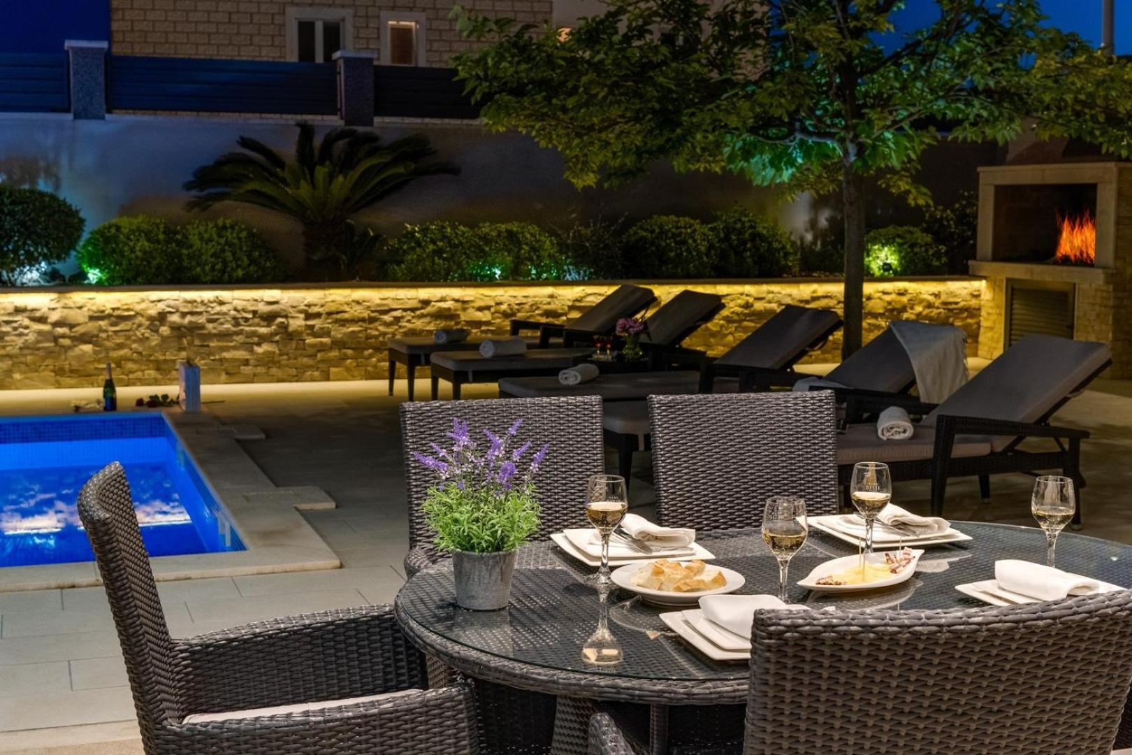 Luxury Villa Lucas With Heated Pool, Whirlpool, Sauna, 14 Pax Podstrana Ngoại thất bức ảnh