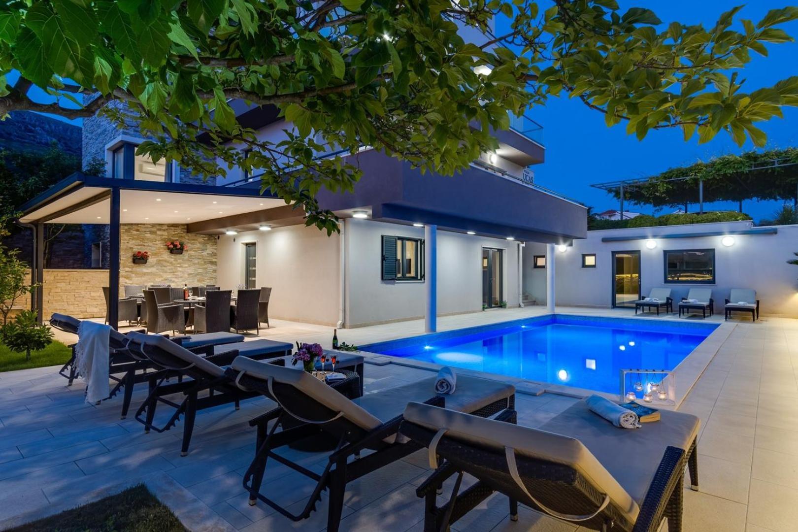 Luxury Villa Lucas With Heated Pool, Whirlpool, Sauna, 14 Pax Podstrana Ngoại thất bức ảnh